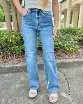 In The Middle Judy Blue High Waist Light Wash Straight Leg Jeans