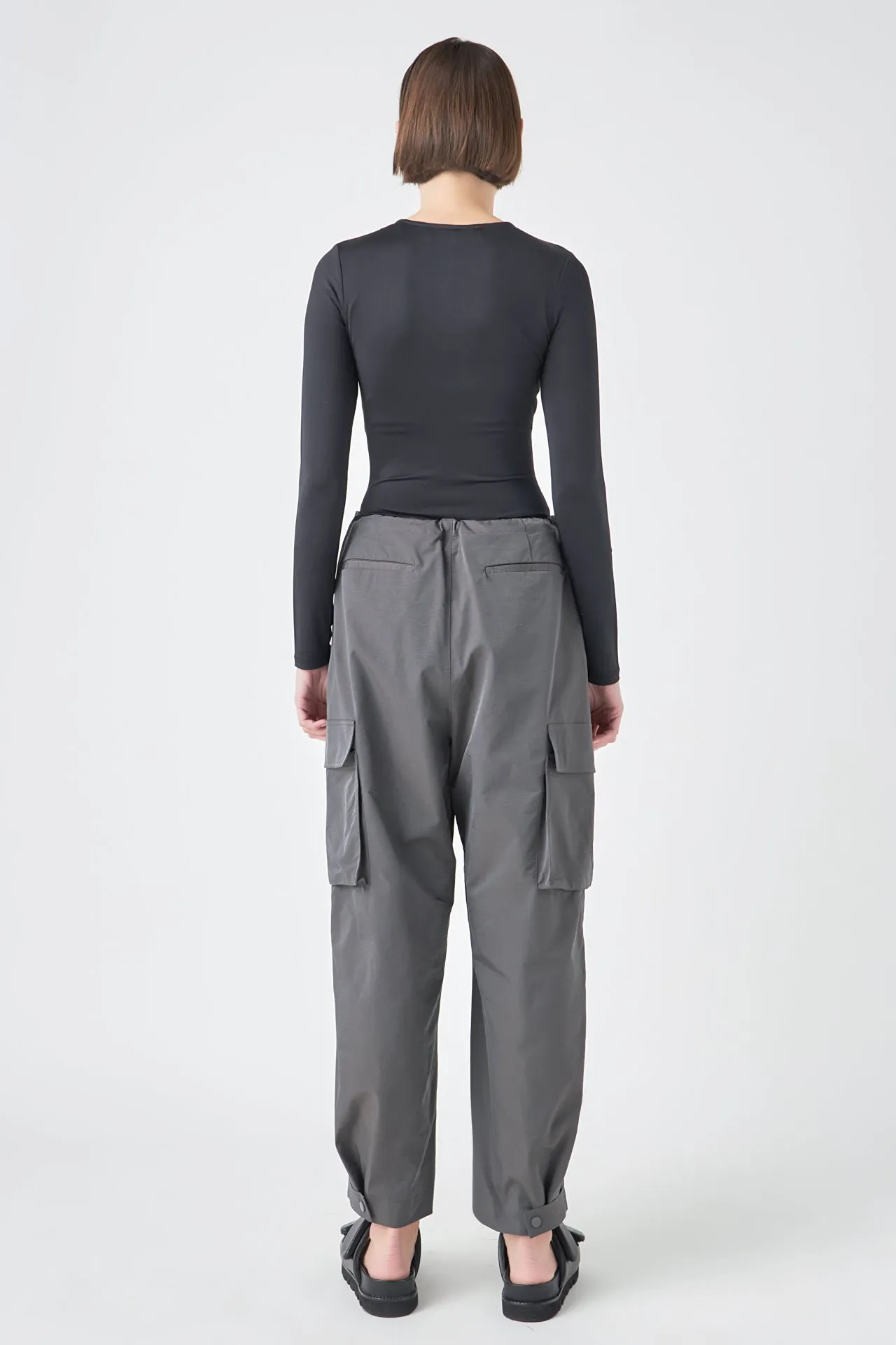 Low Waisted Pleated Cargo Pants