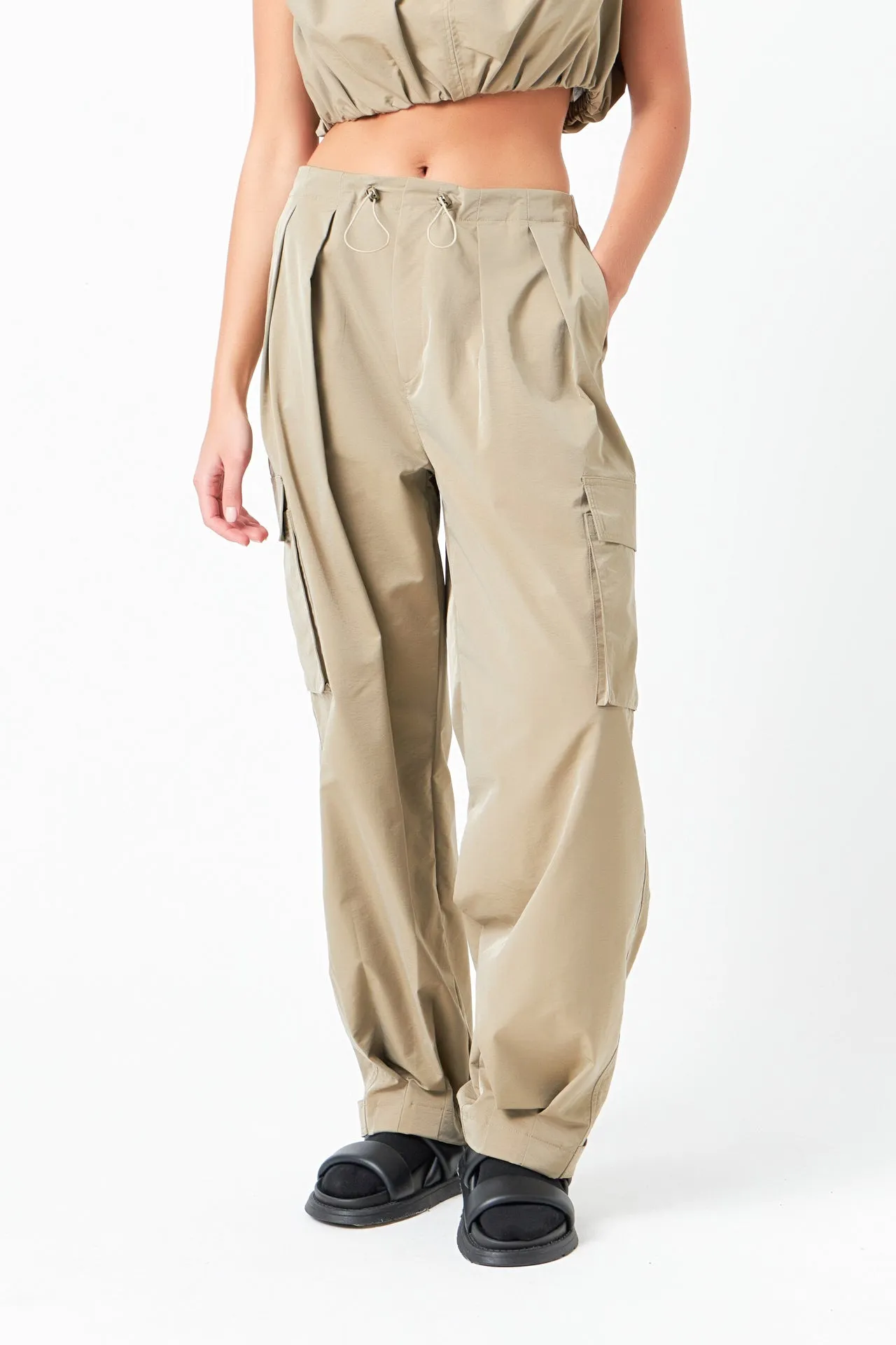 Low Waisted Pleated Cargo Pants